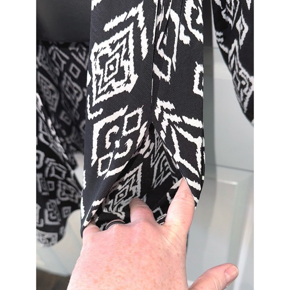 Dear Scarlett Diamond Elegance Gabby Cardigan - Picture 7 of 8